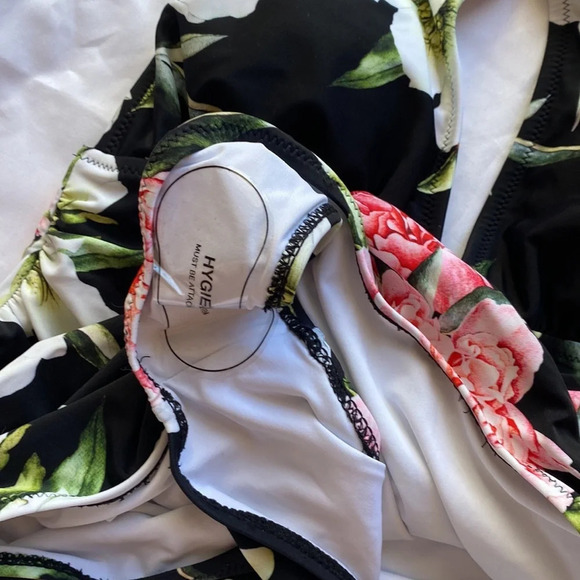 Cupshe Keep Secrets One Piece Halter Swim Suit Floral Slimming Flattering Large‎ - Picture 7 of 10